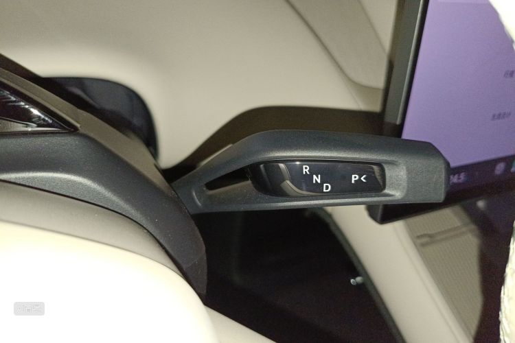 MI YU7 2025 car image #16