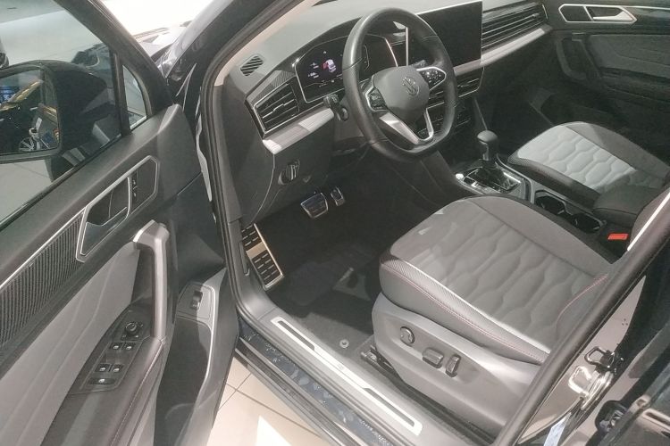 Volkswagen Tiguan X 2022 immagine di auto #16