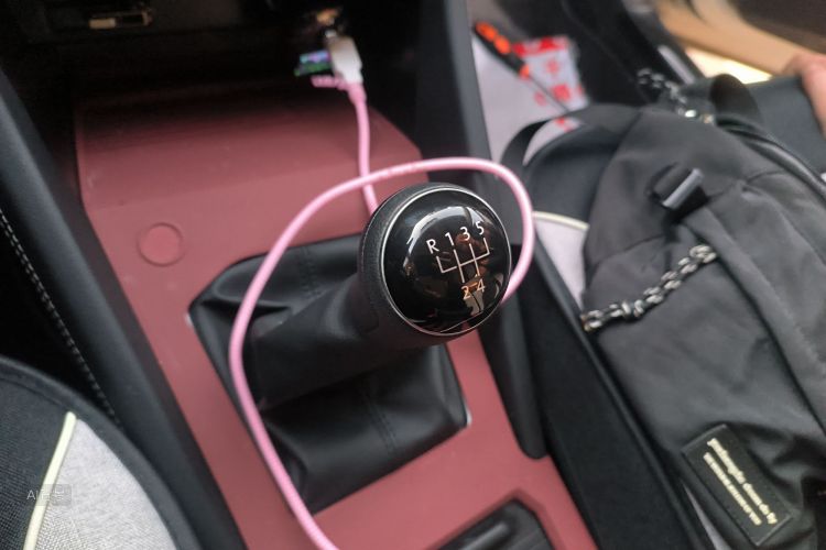 VS5 2025 car image #16