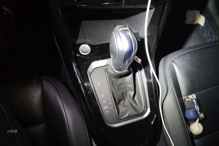 T-Roc 2019 car image #16
