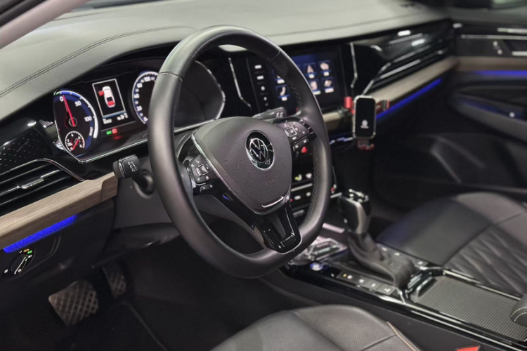 Volkswagen Passat New Energy 2021 immagine di auto #16