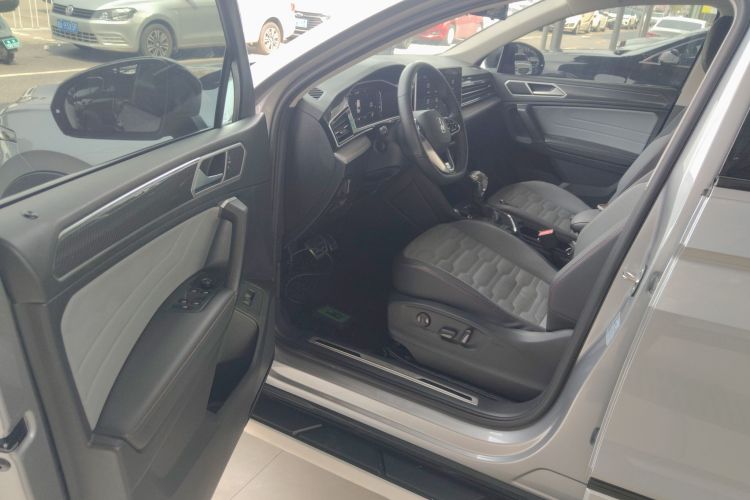 Volkswagen Tiguan X 2023 car image #16