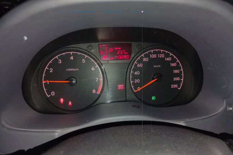 Hyundai Reina 2016 car image #16