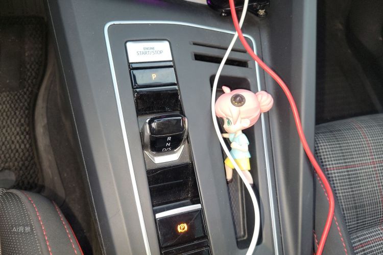 Volkswagen GolfGTI 2023 immagine di auto #16