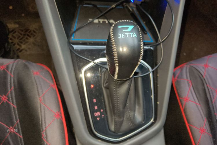 VS5 2020 car image #16