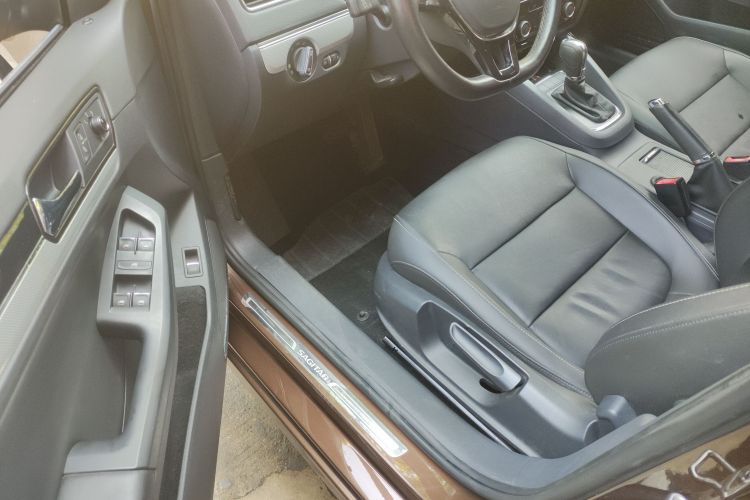 Volkswagen Sagitar 2018 صورة سيارة #16