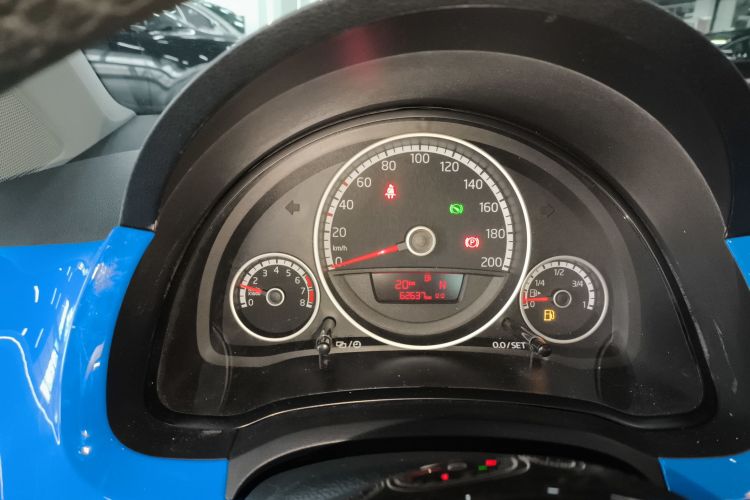 Volkswagen up! 2016 car image #16