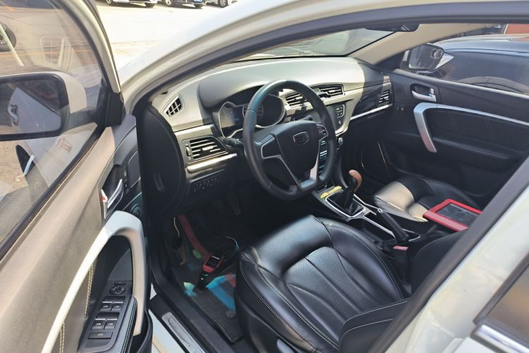 Emgrand 2017 car image #16