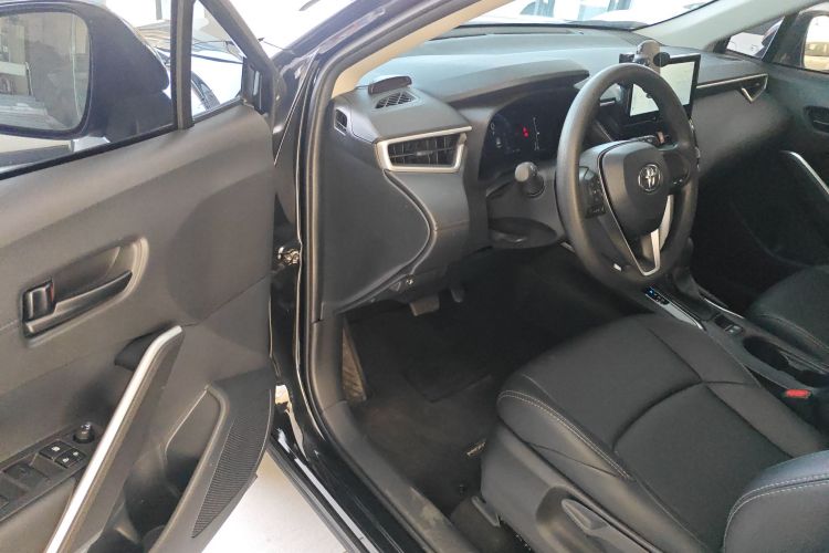 Toyota Frontlander 2023 car image #16