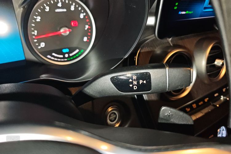 Mercedes-Benz C Class 2019 car image #16