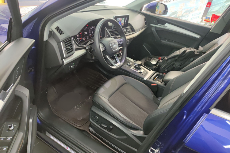 Audi Q5L 2019 صورة سيارة #16