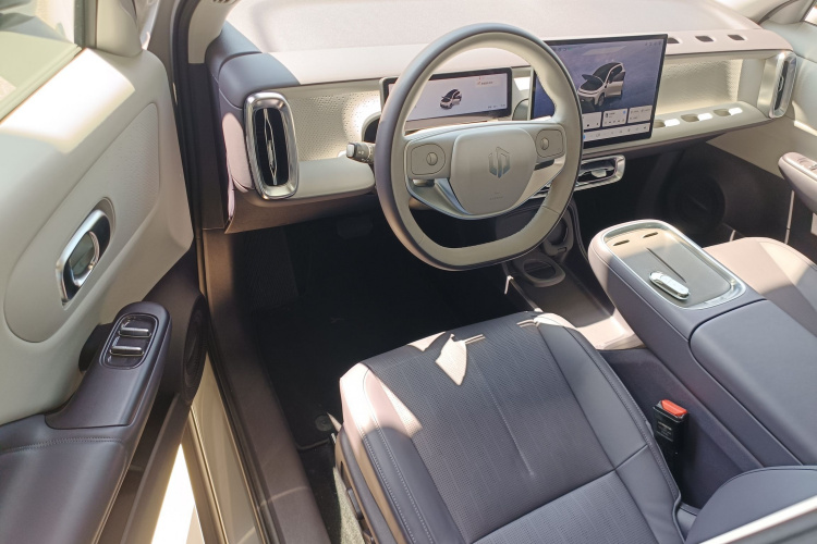 零跑汽车 零跑B10 2025 汽车图片 #16