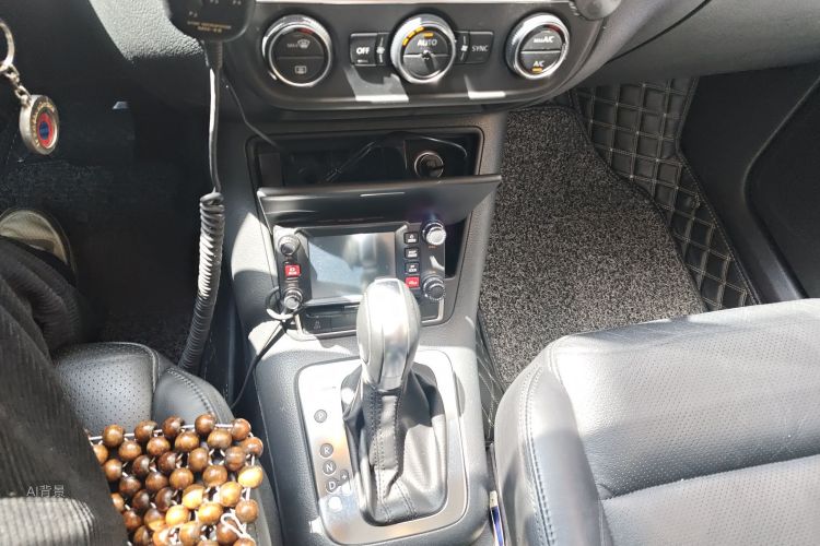 Volkswagen Tiguan 2014 car image #16