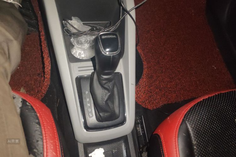 Skoda Fabia 2017 immagine di auto #16