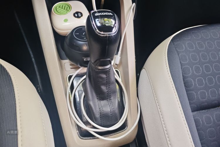 Skoda Fabia 2015 image de voiture #16