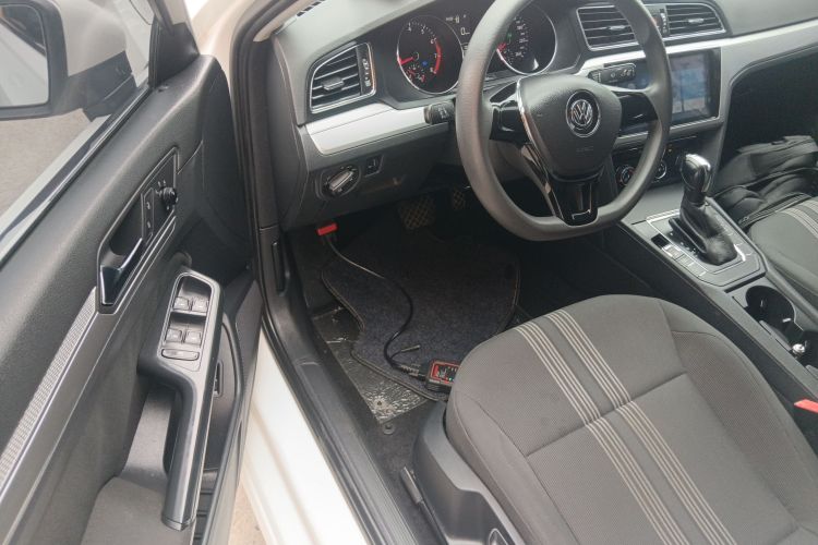 Volkswagen Lamando 2018 immagine di auto #16