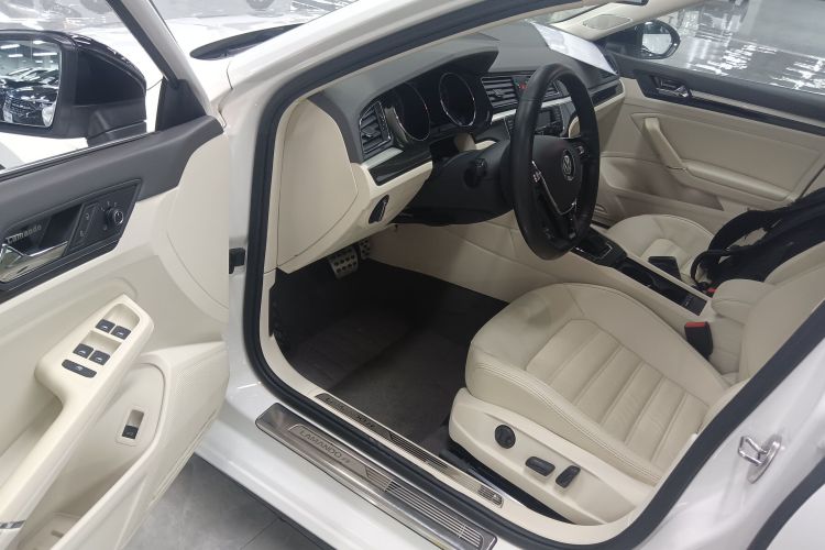 Volkswagen Lamando 2017 изображение автомобиля #16