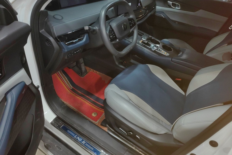 Changan UNI-K iDD 2022 car image #16