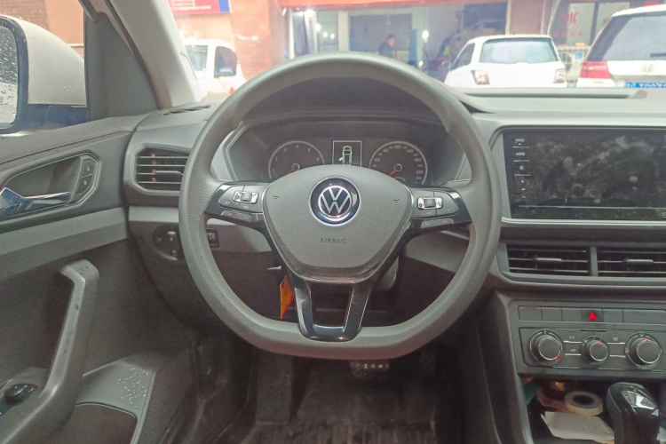 Volkswagen T-Cross 2021 #16 Volkswagen T-Cross 2021 car image #16