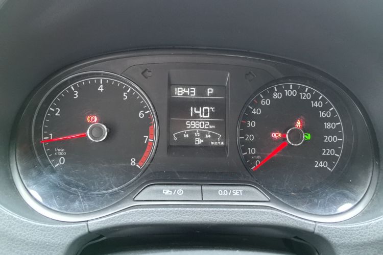 Volkswagen Polo 2017 car image #16