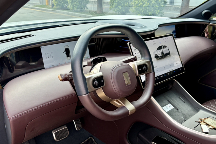 Avatr 11 2023 immagine di auto #16