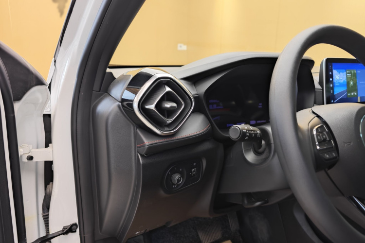 5 2024 car image #16