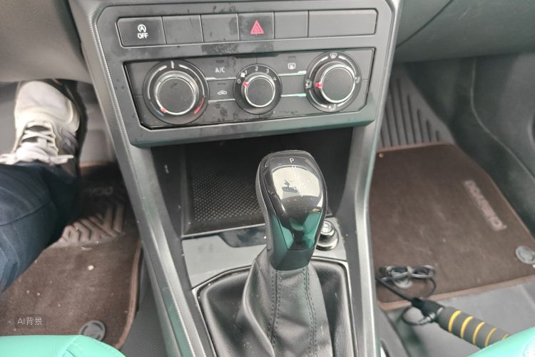 Volkswagen T-Cross 2020 car image #16