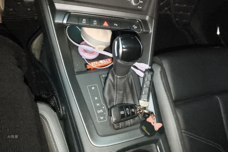 Audi Q3 2021 car image #16