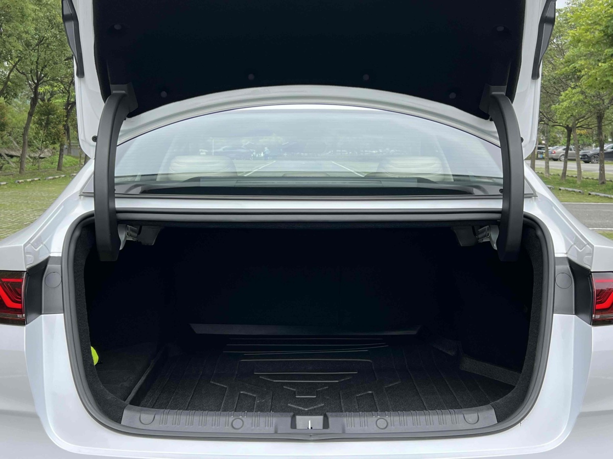 BYD Qin L 2024 car image #16