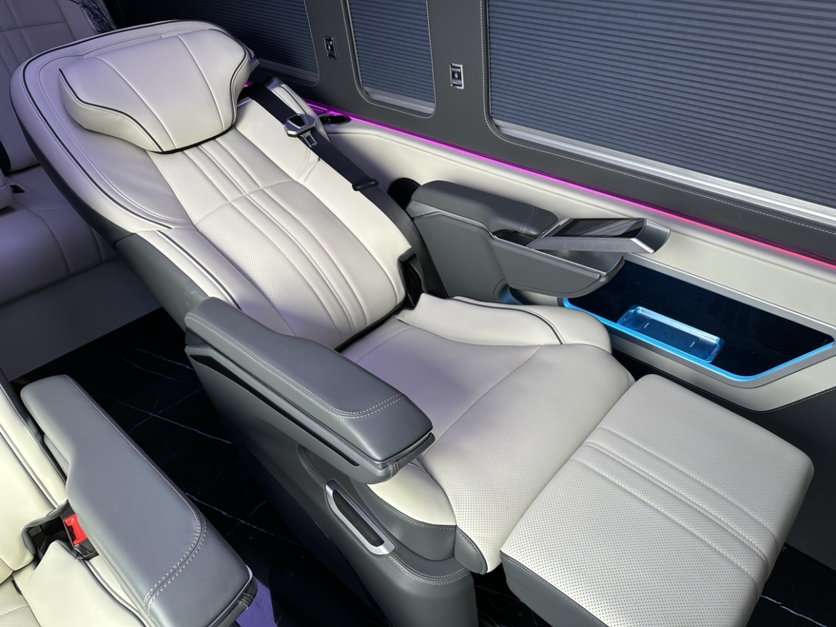 Toyota Hiace 2024 #16 Toyota Hiace 2024 car image #16