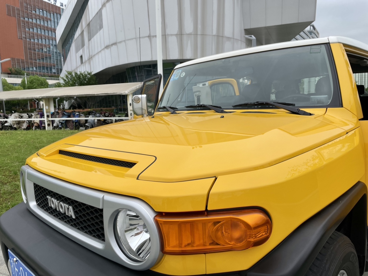 Toyota FJ Cruiser 2018 immagine di auto #16