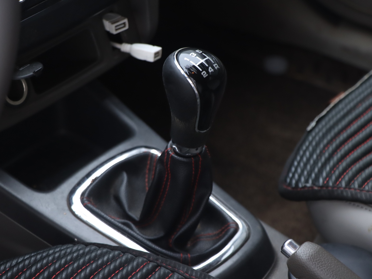 Forthing JOYEAR S50 2016 #16 Forthing JOYEAR S50 2016 immagine di auto #16