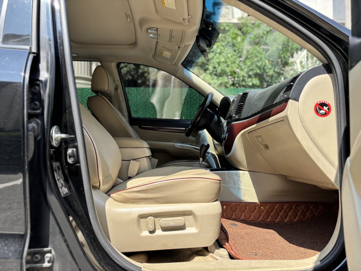 Hyundai Santa Fe Classic 2009 car image #16