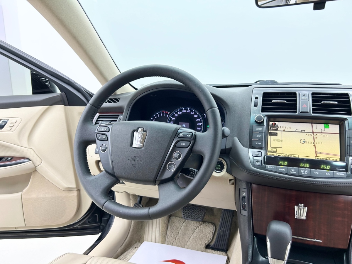 丰田 皇冠 2010 汽车图片 #16