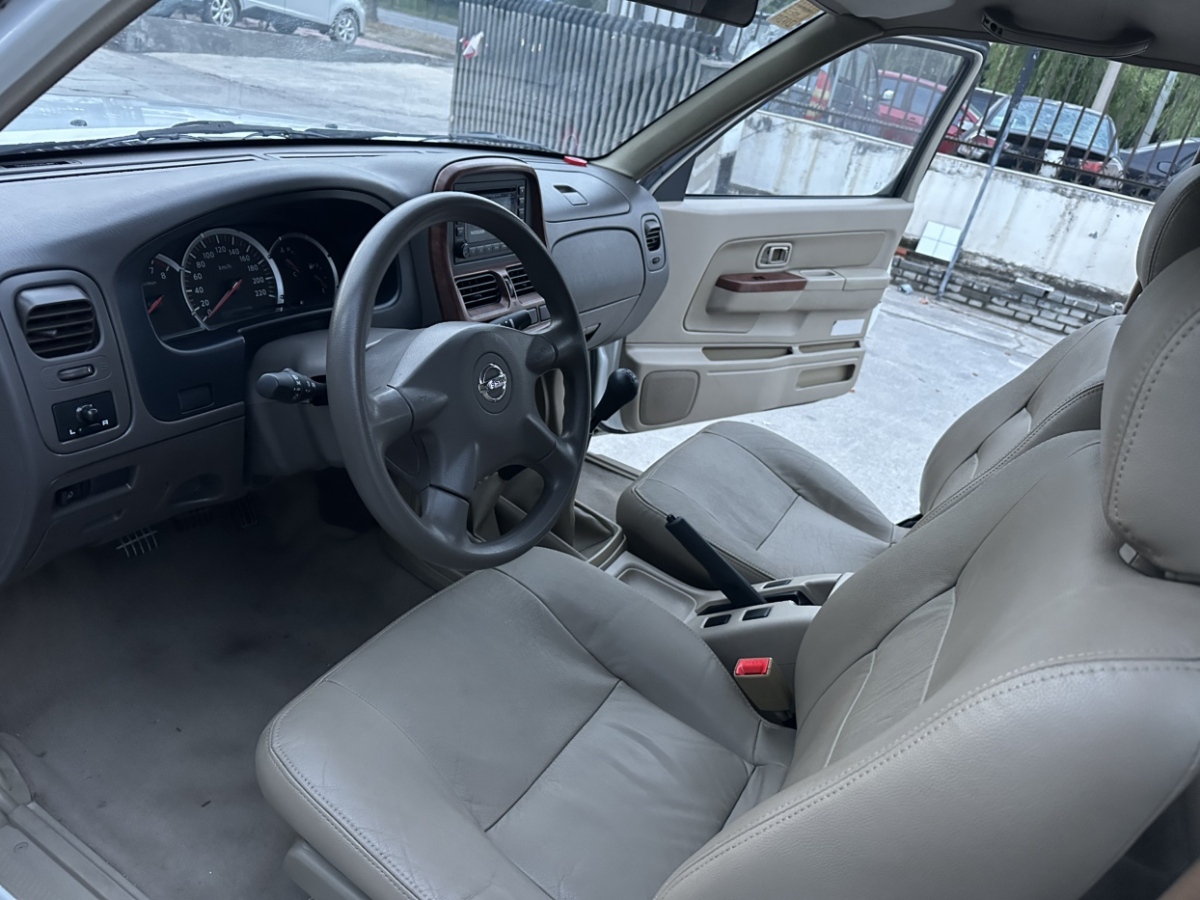 Nissan D22 2016 car image #16