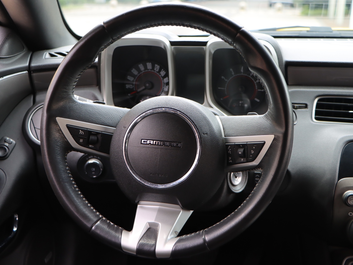 Chevrolet Camaro 2011 immagine di auto #16