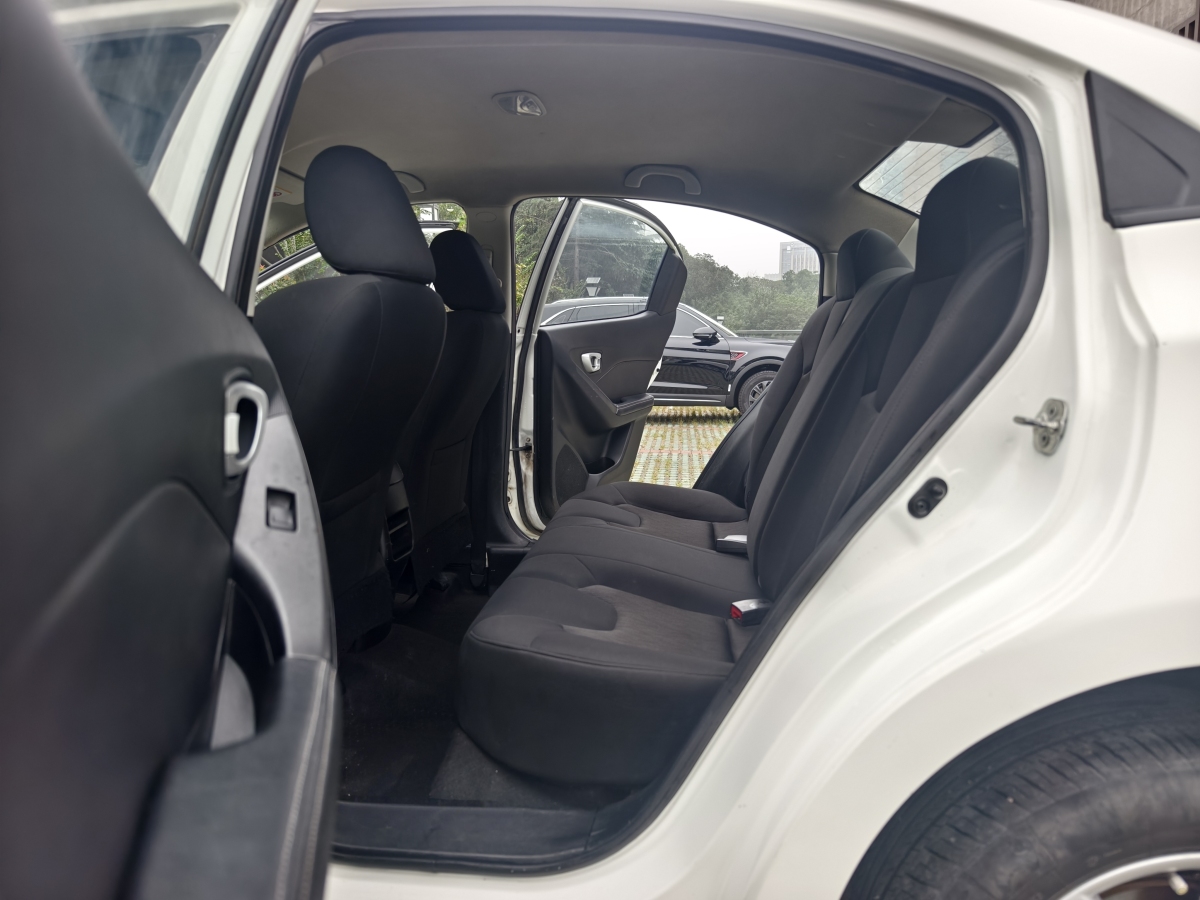 GAC Trumpchi GA3 2014 #16 GAC Trumpchi GA3 2014 car image #16