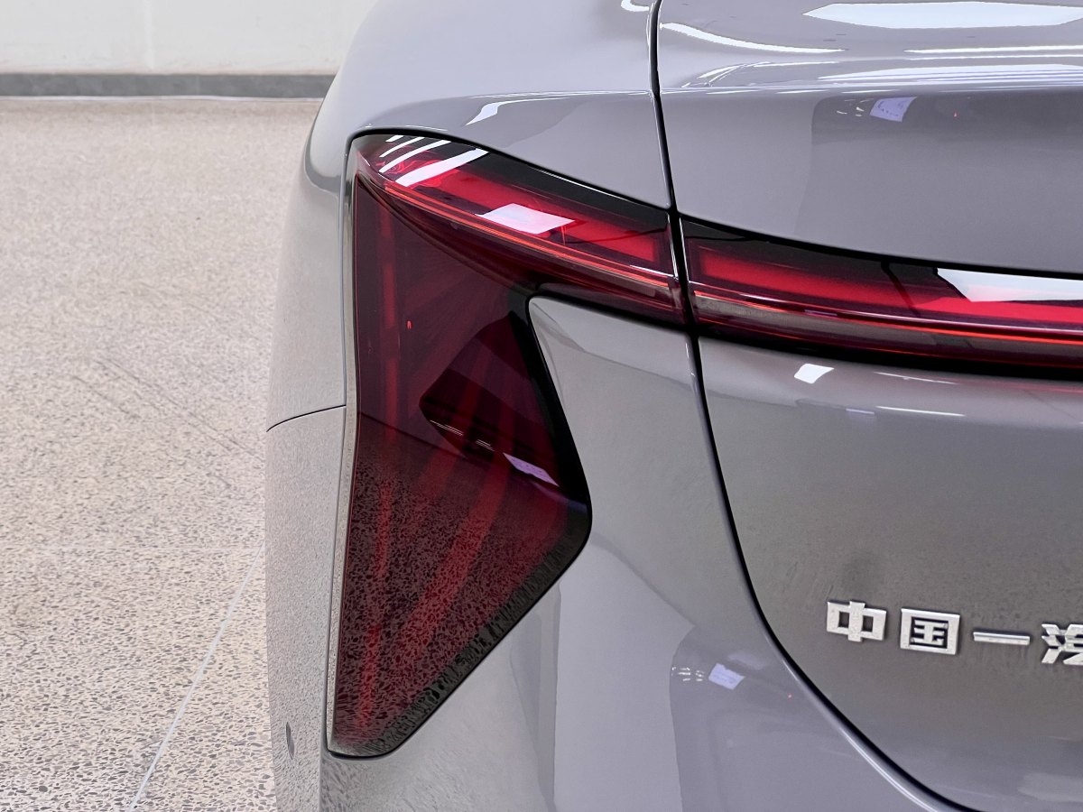 HongQi EH7 2024 #16 HongQi EH7 2024 car image #16