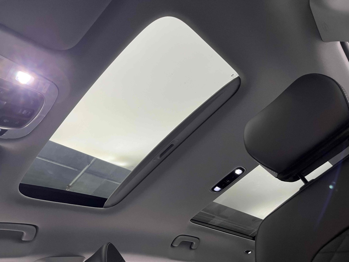 Hyundai Custo 2025 car image #16