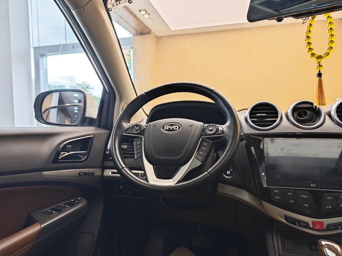 BYD S7 2015 car image #16