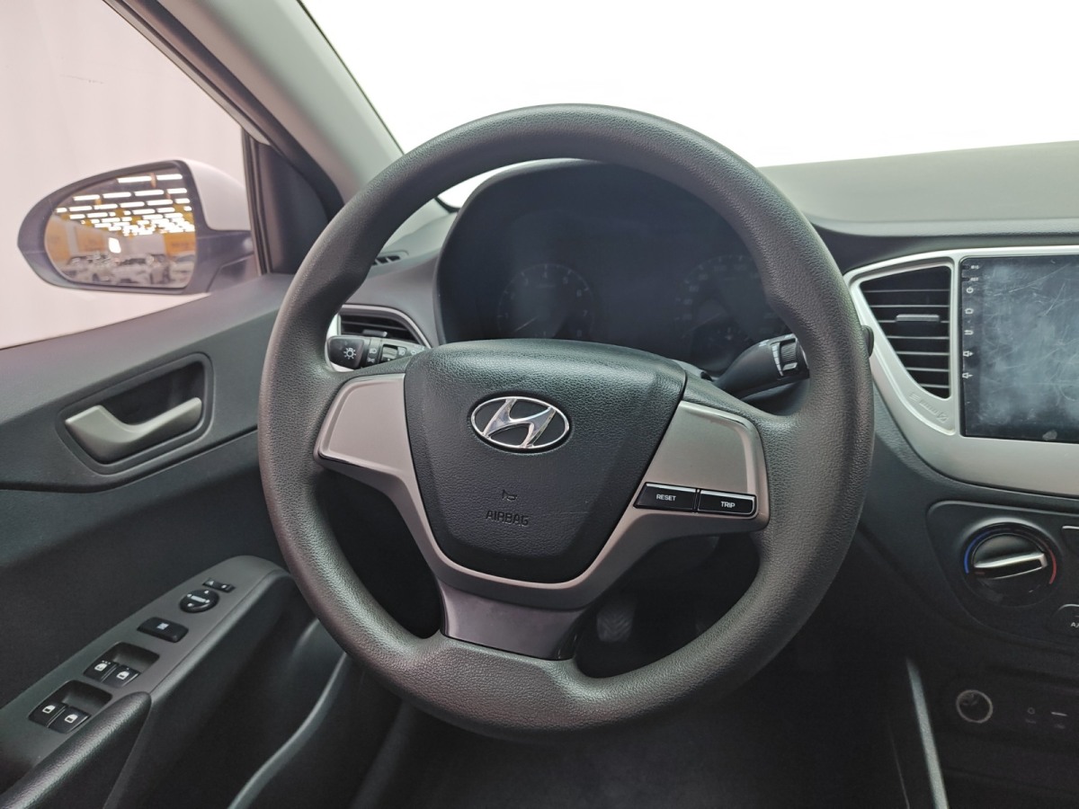 Hyundai Verna 2017 car image #16