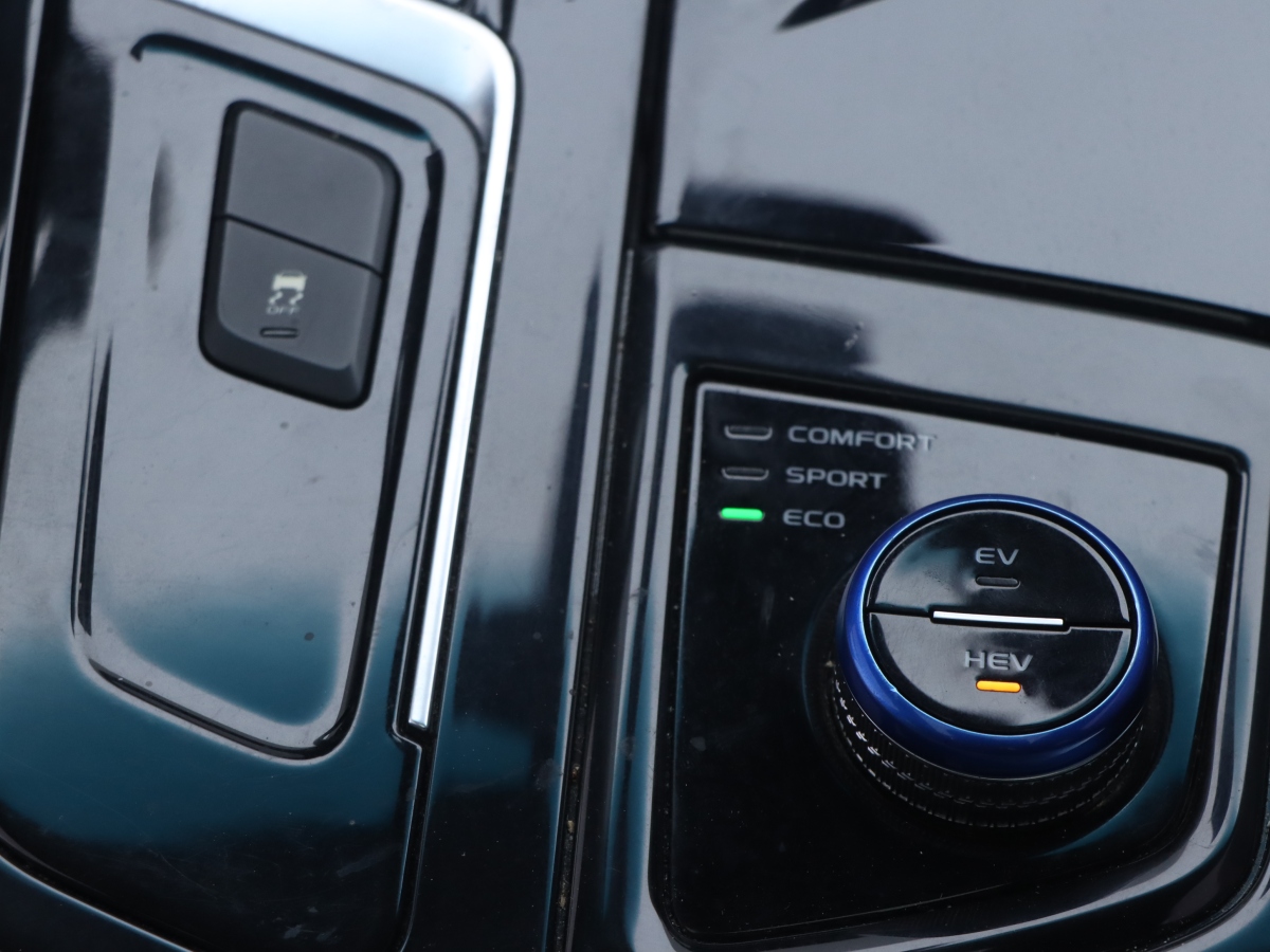 GEELY Ulion New Energy 2021 #16 GEELY Ulion New Energy 2021 car image #16