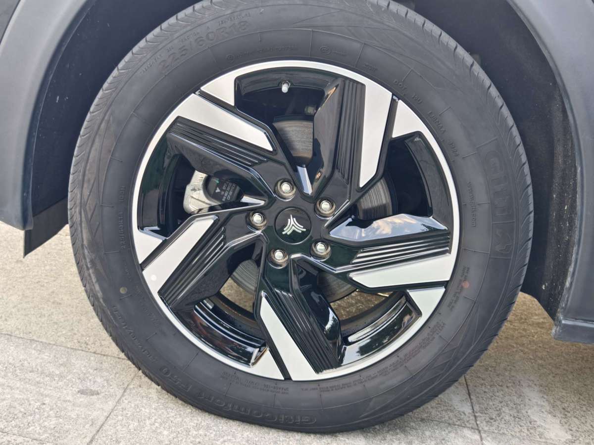 哪吒汽车 哪吒X 2024 #16 哪吒汽车 哪吒X 2024 汽车图片 #16