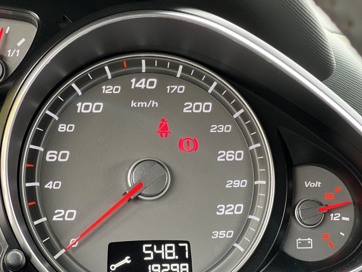 Audi R8 2010 #16 Audi R8 2010 car image #16