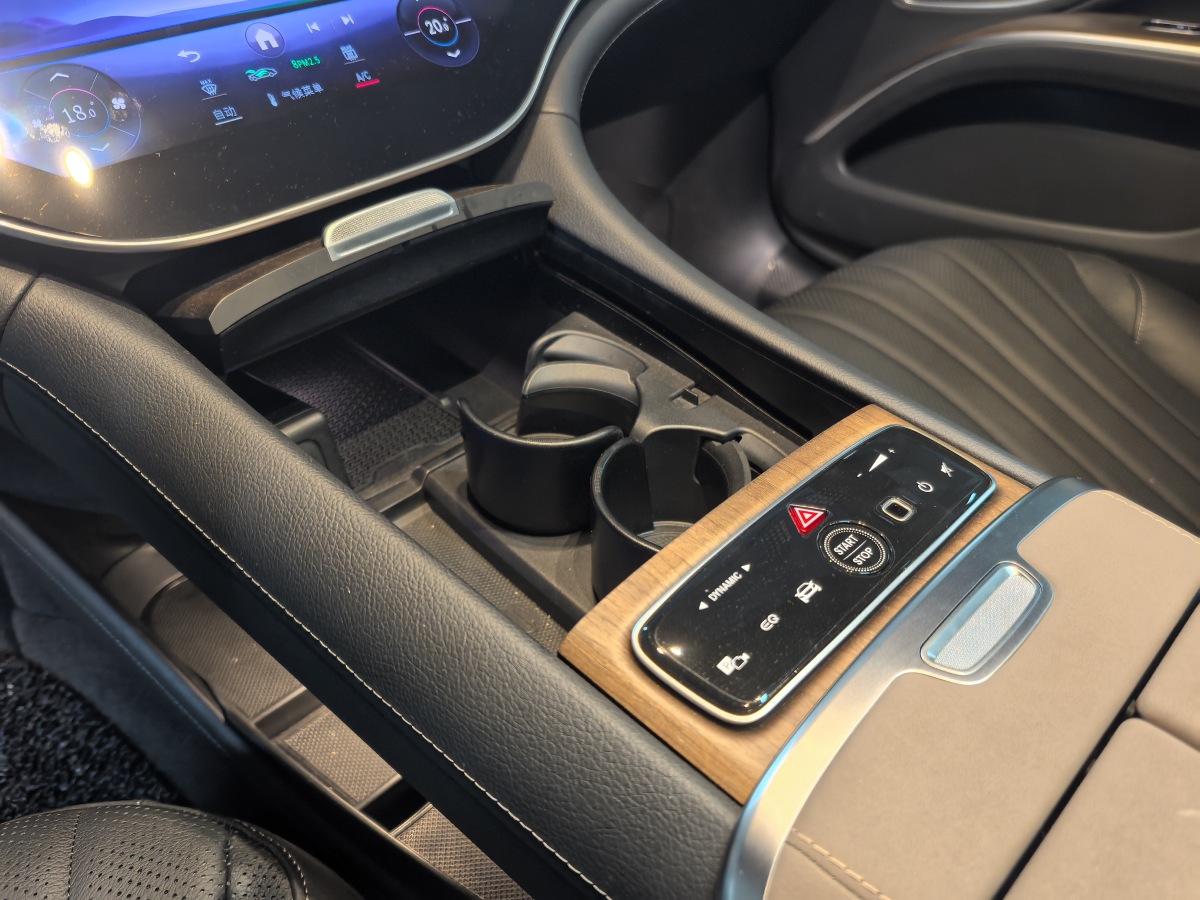 Mercedes-Benz EQS Class 2023 car image #16