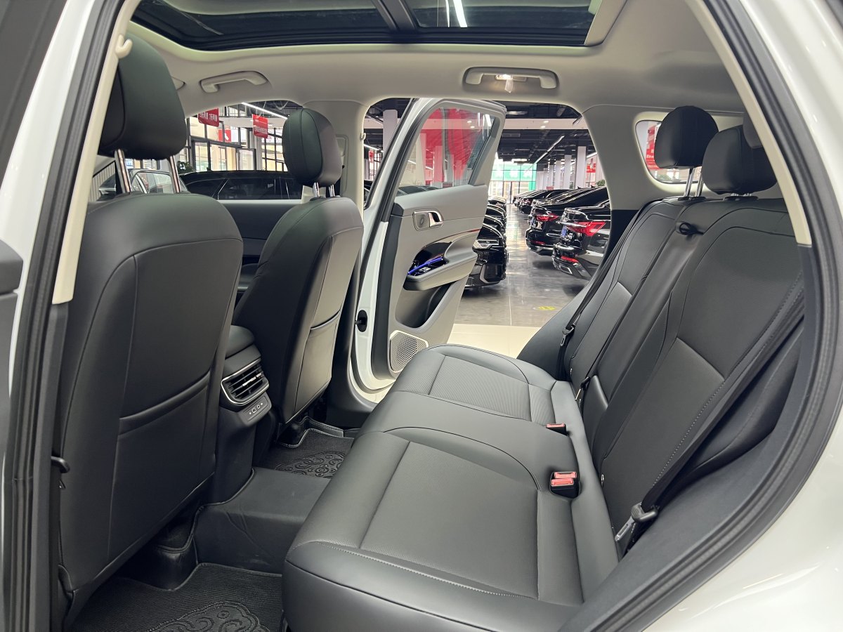 HongQi HS3 2025 صورة سيارة #16