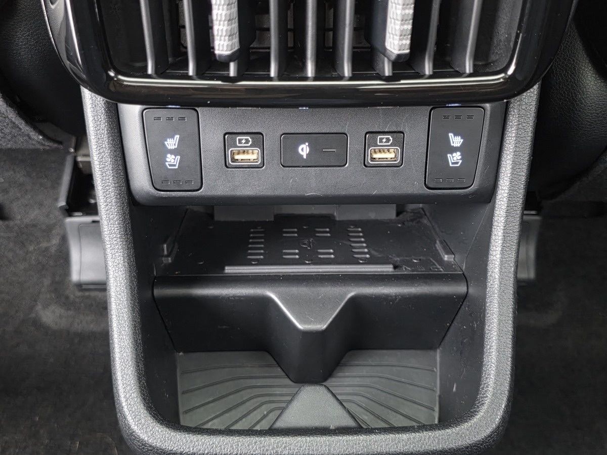 Hyundai Custo 2021 car image #16