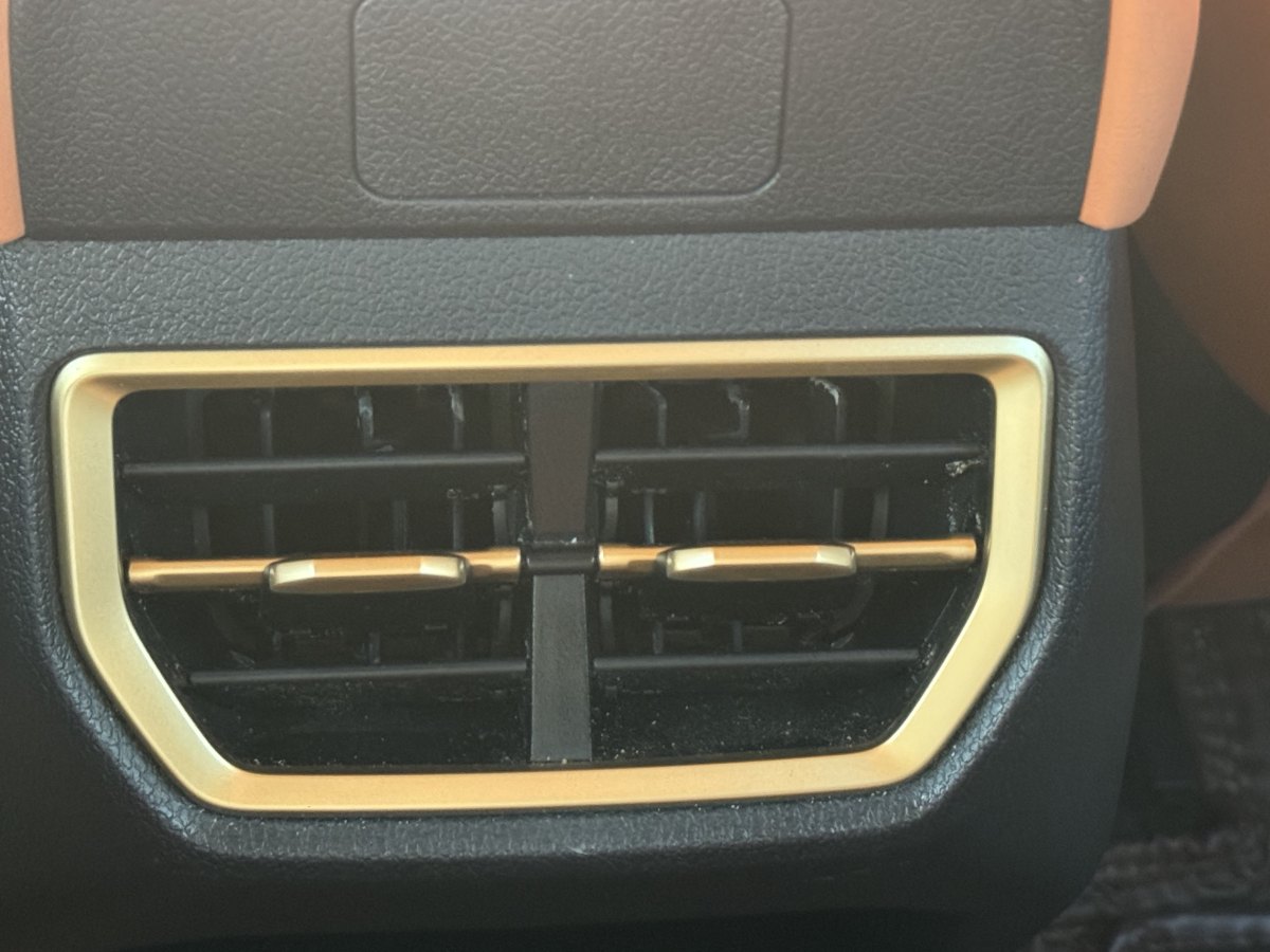 哪吒汽车 哪吒X 2024 汽车图片 #16