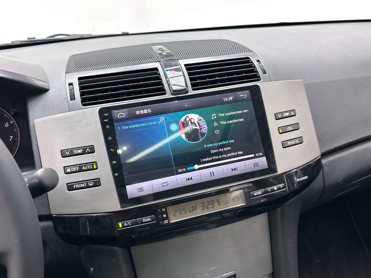 Toyota Reiz 2008 immagine di auto #16