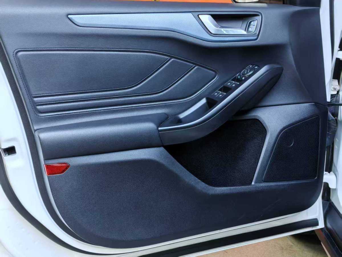 Ford Focus Active 2019 immagine di auto #16